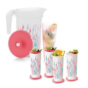 Vintage Tupperware Set  Pitcher 3.8 Liter & 4 Tumblers  Wheat Design